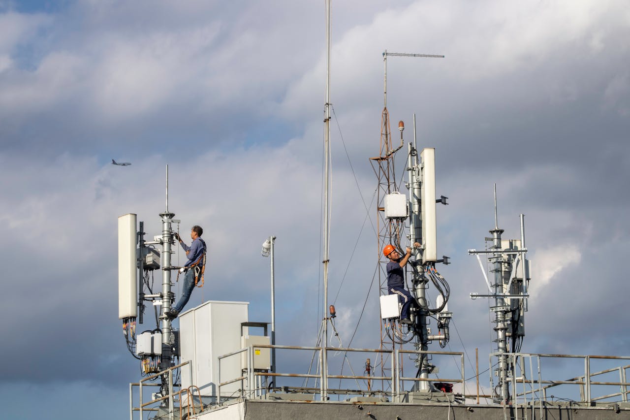 What’s the Role of Microwave Signal Generator in Communication System Testing?